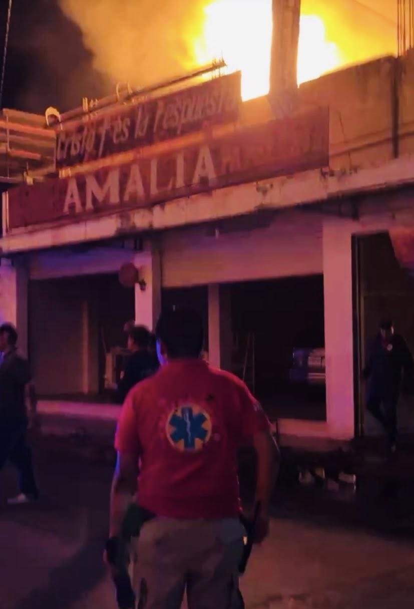 Acudimos a brindar apoyo para sofocar el fuego de la papelería Amalia